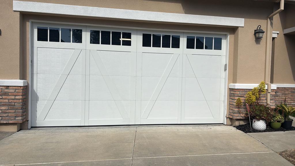 Installed garage door — photo 4