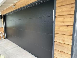 Installed garage door — photo 9