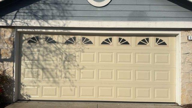 Installed garage door — photo 31